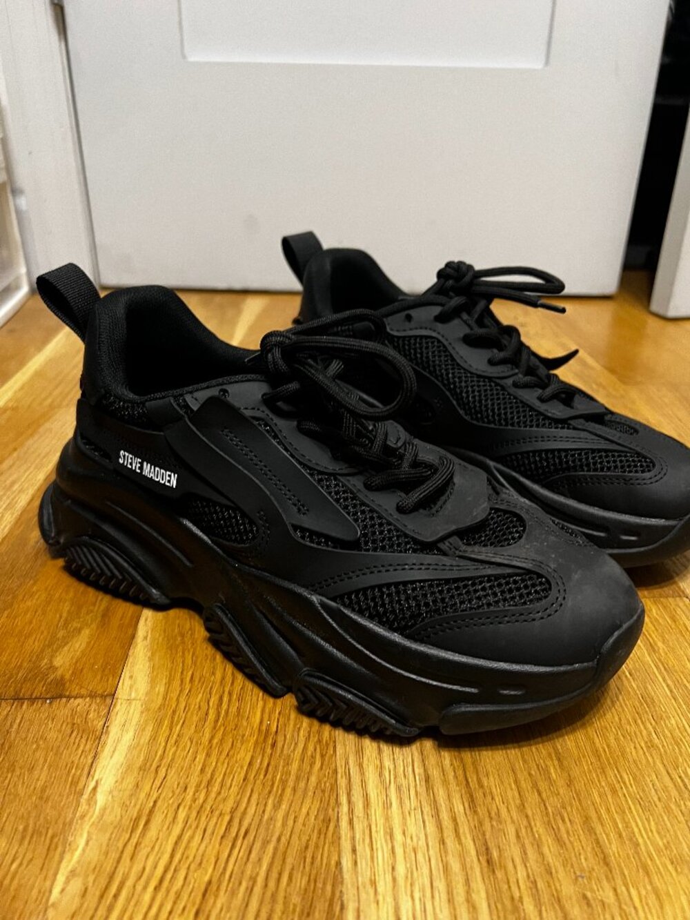 Steve Madden Possession Sneakers
